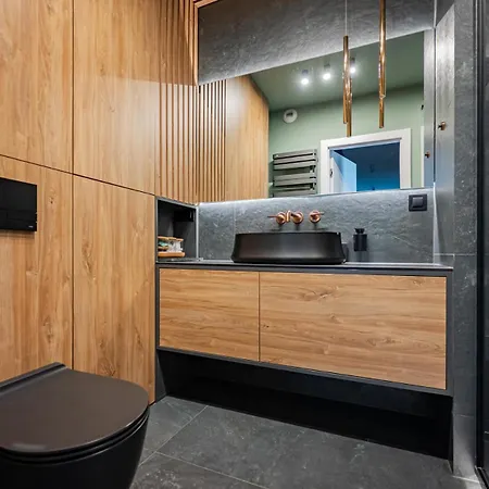 River Paradise With Parking Spot *